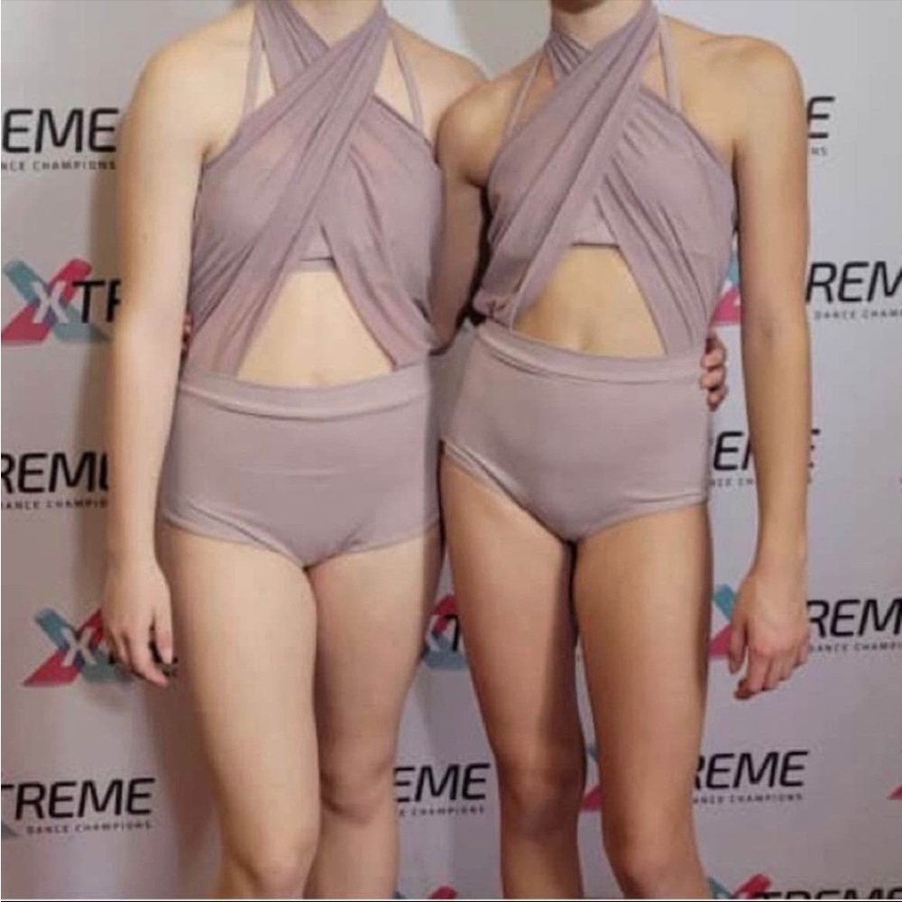 Kelle Dance Costume in Mauve